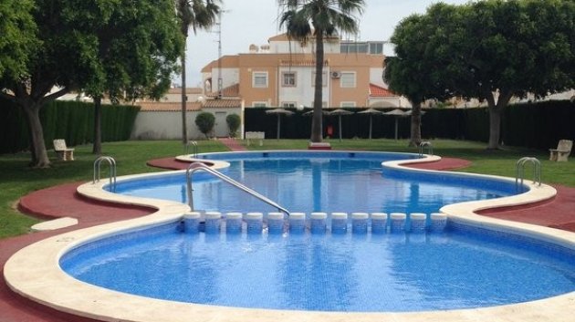 Reventa - Adosado -
Torrevieja - El Limonar