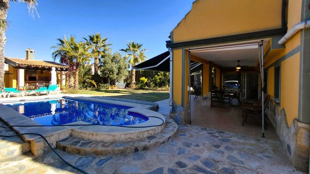Resale - Villa -
San Fulgencio