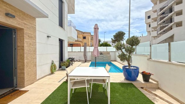 Revente - Villa -
Orihuela Costa - Villamartín