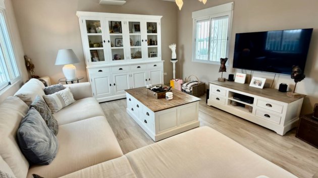 Resale - Villa -
Rafal