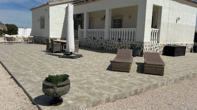 Resale - Villa -
Rafal