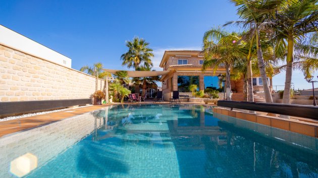 Revente - Villa -
San Vicente del Raspeig - Los Girasoles