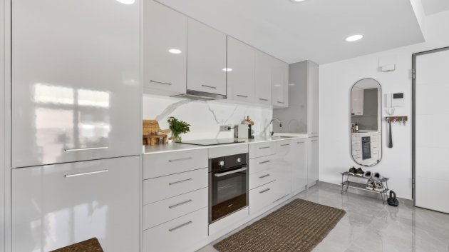 Reventa - Apartamentos -
Torrevieja - Playa Los Locos