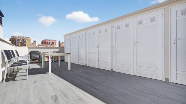 Reventa - Apartamentos -
Torrevieja - Playa Los Locos