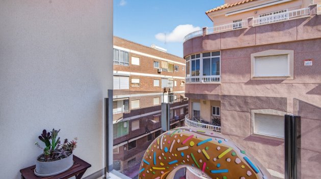 Reventa - Apartamentos -
Torrevieja - Playa Los Locos