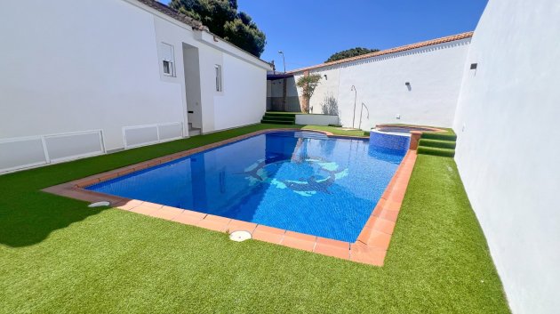 Revente - Villa -
Torrevieja - Los Balcones