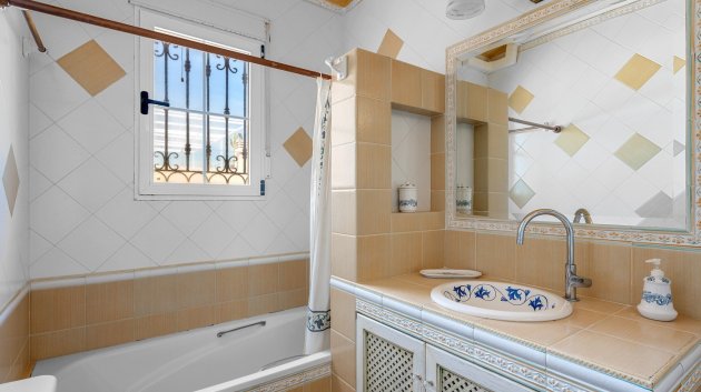 Revente - Villa -
Torrevieja - La Mata