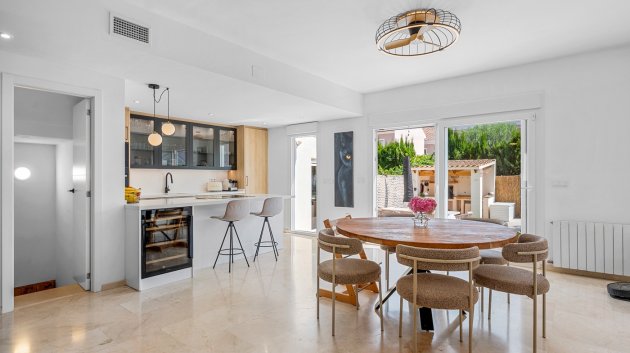 Resale - Townhouse -
Alicante - Playa San Juan