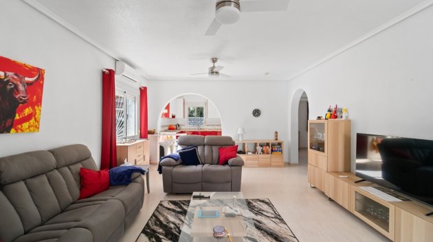 Reventa - Chalets -
Benijofar - Monte Azul