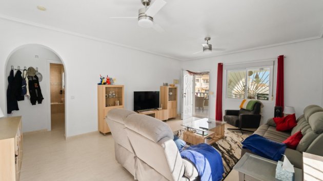Reventa - Chalets -
Benijofar - Monte Azul