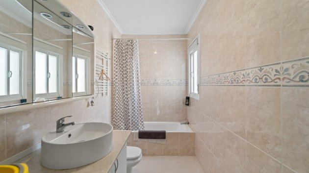 Reventa - Chalets -
Benijofar - Monte Azul