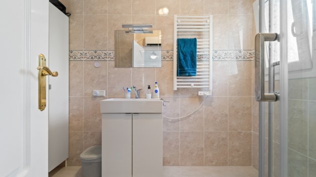 Reventa - Chalets -
Benijofar - Monte Azul