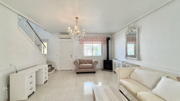 Resale - Townhouse -
Benijofar