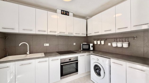 Resale - Townhouse -
Benijofar