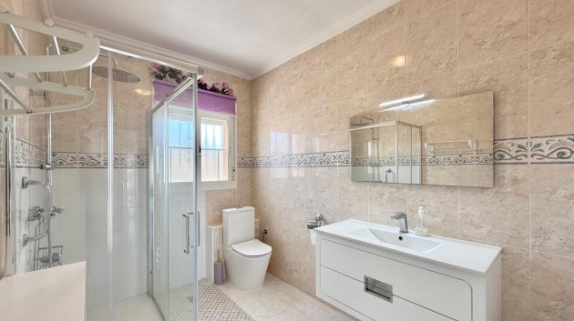 Resale - Townhouse -
Benijofar