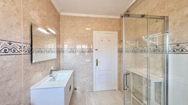 Resale - Townhouse -
Benijofar