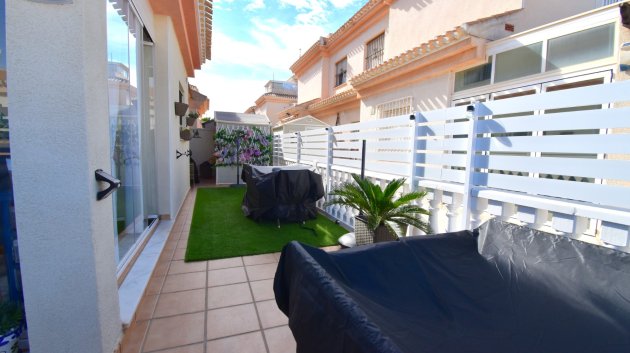 Reventa - Chalets -
Orihuela Costa - Playa Flamenca