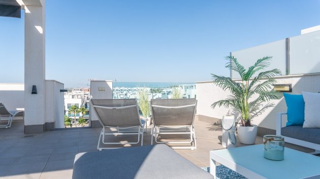 Reventa - Apartamentos -
El Raso