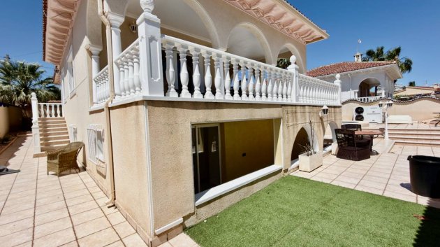 Resale - Villa -
Ciudad Quesada - Urbanizaciones