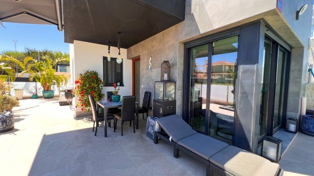 Resale - Villa -
Torrevieja - Los Balcones