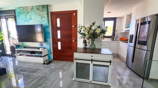 Resale - Villa -
Torrevieja - Los Balcones