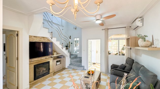 Resale - Villa -
Torrevieja - Nueva Torrevieja
