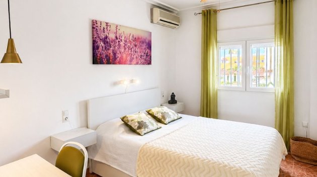 Resale - Villa -
Torrevieja - Nueva Torrevieja