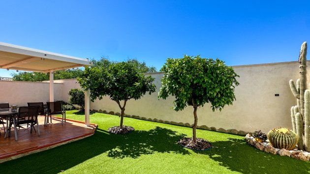 Resale - Villa -
Torrevieja - Nueva Torrevieja