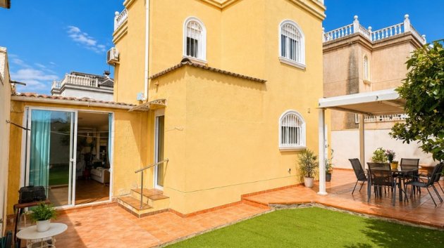 Resale - Villa -
Torrevieja - Nueva Torrevieja