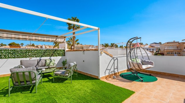 Reventa - Chalets -
Benijofar - Monte Azul