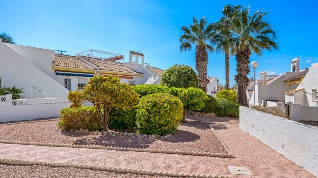 Reventa - Chalets -
Benijofar - Monte Azul