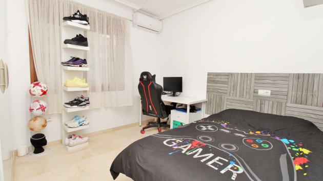 Resale - Townhouse -
Villamartín - PAU 8