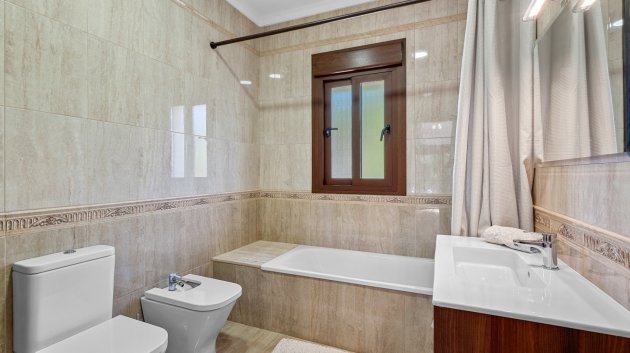 Resale - Villa -
Orihuela Costa - Dehesa de campoamor