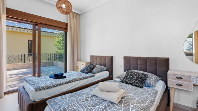 Resale - Villa -
Orihuela Costa - Dehesa de campoamor
