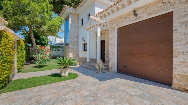 Resale - Villa -
Orihuela Costa - Dehesa de campoamor