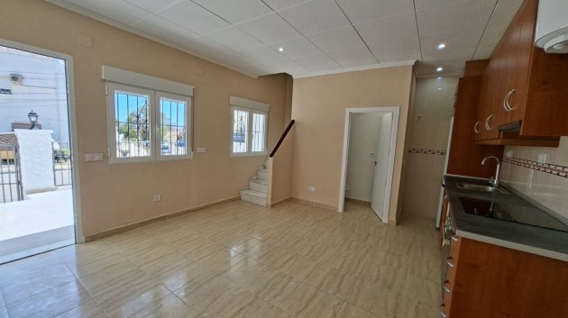Resale - Townhouse -
La Marina - La Marina - Urbanization