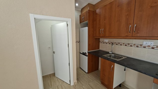 Resale - Townhouse -
La Marina - La Marina - Urbanization