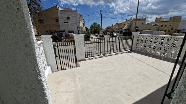 Resale - Townhouse -
La Marina - La Marina - Urbanization