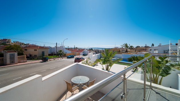 Resale - Townhouse -
Ciudad Quesada - town