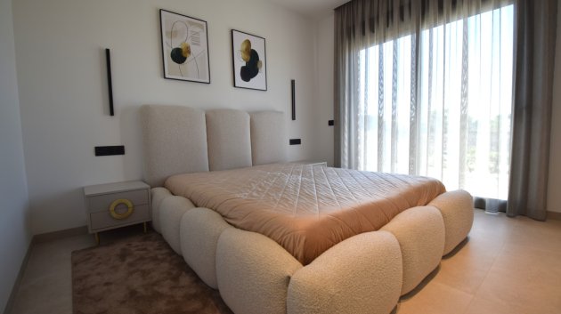 Resale - Villa -
Orihuela Costa - Las Colinas golf