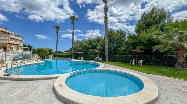 Resale - Villa -
Orihuela Costa - La Zenia