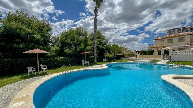 Resale - Villa -
Orihuela Costa - La Zenia