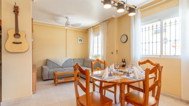 Resale - Villa -
Orihuela Costa - La Zenia