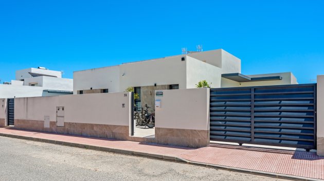 Resale - 6. Detached villa -
Daya Nueva - Costa Blanca South