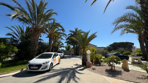 Resale - Villa -
Elche - Valverde
