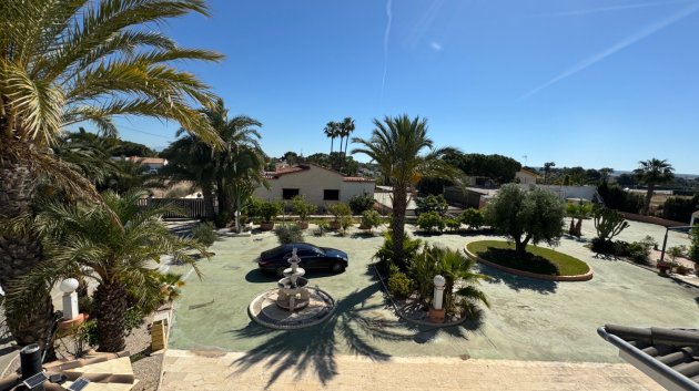 Resale - Villa -
Elche - Valverde