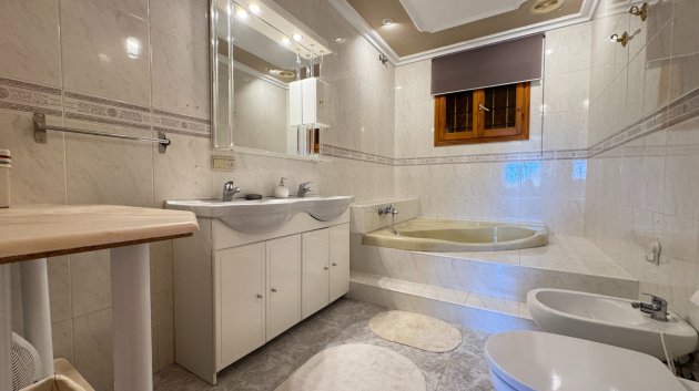Resale - Villa -
Elche - Valverde