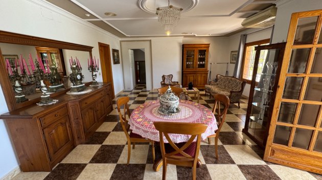 Resale - Villa -
Elche - Valverde