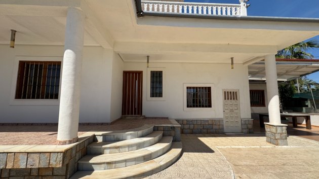 Resale - Villa -
Elche - Valverde