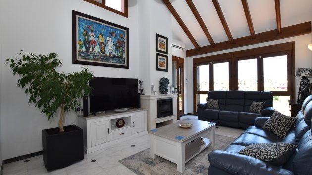 Resale - Villa -
Algorfa - La finca Golf